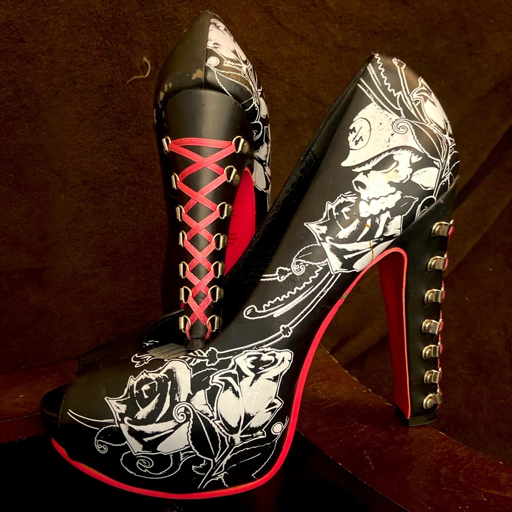 Black white and hot pink size 8 open toe Metal Mulisha corset heels